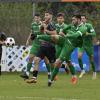 Die Nördlinger lassen sich beim favorisierten TSV Landsberg nicht unterkriegen und gewinnen per spätem Doppelschlag. Vorne im Bild: Nico Schmidt (in Grün) gegen Tiziano Mulas.