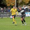 Lukas Erhard (rechts) war mit zwei Treffern der Matchwinner für den TSV Meitingen beim 3:1-Sieg gegen den TSV Gersthofen (links Adnan Muminovic