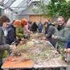 Gartenfans bis aus dem Alpenraum strömten auf die Illertisser Jungviehweide, um sich beim Gartenflohmarkt „Gras und Krempel“ für den bevorstehenden Herbst und eventuell schon mit Frühjahrszwiebeln einzudecken. 