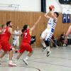 Nico Breuer (am Ball) und der TV Augsburg mussten sich in einem engen Match den Baskets Vilsbiburg geschlagen geben. 