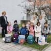 Übergabe der Schultaschen an den Förderkreis der Katharinen-Schule