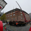 Die nachhaltige Flachsbrücke am Lautenberg in Ulm wird eingehoben.