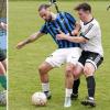 Beim Lauber SV ist Max Zwerger (links) gerade einer der Leistungsträger im defensiven Mittelfeld. Mit Liga-Topstürmer Massimiliano Porcari vom SV Megesheim (rechts, in Blau) dürfte er am Sonntag alle Hände voll zu tun haben.