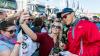 Selfie mit den Fans: Abt-Fahrer Mattias Ekström zählt zu den bekanntesten DTM-Piloten.