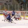 60 Minuten reichten dem HC Landsberg (dunkle Trikots) nicht im ersten Heimspiel: Gegen Miesbach ging es gleich in die Verlängerung. 