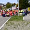 Rund 150 Kräfte von Feuerwehr und Rettungsdienst übten im Schwabmünchner Gewerbegebiet. Das Szenario: ein Busfall mit vielen Verletzten und Toten.