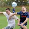 Mit 2:1 setzte sich der SC Biberbach (links Thomas Fleps) gegen den FC Langweid (rechts Patrick Diesenbacher) durch.