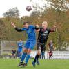 Die SG Wemding/Wolferstadt (mit Tim Nikolai, vorne im Schwarz) und der TSV Monheim (mit Dominik Burkhardt) trennten sich 2:2. 