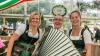 Hoher Besuch! Am Samstag eröffnete Horst Seehofer die Allgäuer Festwoche in Kempten. Die schönsten Fotos der Feier und der Messe siehst Du hier.