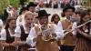 Da war Musik drin: Beim Festumzug des 53. Bezirksmusikfestes im Westallgäu boten knapp 40 Gruppen den Zuschauern, die zuhauf die Straßen in Simmerberg säumten, ein prächtiges Bild mit viel Musik. Hier gibt's die besten Bilder von Bettina Buhl.