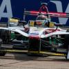 Daniel Abt siegt in Berlin vor seinem Teamkollegen Lucas di Grassi

-  
	

Audi Sport ABT Schaeffler holt als erstes Formel-E-Team die maximale Punktzahl

-  
	

Audi e-tron FE04 in Berlin-Tempelhof das überragende Auto

Mit einem Bilderbuch-Ergebnis hat Audi beim Formel-E-Heimspiel Berlin elektrisiert. Dank Pole-Position, einem überlegenen Doppelsieg und der schnellsten Rennrunde ist Audi Sport ABT Schaeffler das erste Team, das an einem Renntag der Elektro-Rennserie die maxim