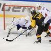 Vor 2.000 Zuschauern bejubelte die deutsche U20-Eishockey-Nationalmannschaft in Füssen den Aufstieg in die A-Division. Unser Fotograf Bene Siegert war mittendrin.