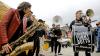 Am Samstag fiel in der Innenstadt (trotz durchwachsenem Wetter) der Startschuss zum 35. Kemptener Jazzfrühling – wie gewohnt begeisterten ab Mittag etliche Bands in Kemptens Innenstadt und auf dem Rathausplatz die Besucher und Passanten.
