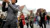 Am Samstag fiel in der Innenstadt (trotz durchwachsenem Wetter) der Startschuss zum 35. Kemptener Jazzfrühling – wie gewohnt begeisterten ab Mittag etliche Bands in Kemptens Innenstadt und auf dem Rathausplatz die Besucher und Passanten.