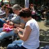Am weltweiten Tag des Strickens kamen in Memmingen 189 Menschen zusammen, um gemeinsam am neuen deutschlandweiten Rekord zu stricken. Sieh hier die Bilder in unserer Galerie.