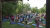 Wow! Rund 120 Yoga-Begeisterte kamen in Memmingen zum Auftakt des AZ-Yogasommers mit Trainerin Nadja Ehlert.