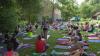Wow! Rund 120 Yoga-Begeisterte kamen in Memmingen zum Auftakt des AZ-Yogasommers mit Trainerin Nadja Ehlert.
