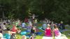 Wow! Rund 120 Yoga-Begeisterte kamen in Memmingen zum Auftakt des AZ-Yogasommers mit Trainerin Nadja Ehlert.