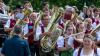 Blauer Himmel zum Höhepunkt: 82 Gruppen zogen am Sonntag zum Ausklang des Bezirkmusikfests 2019 durch Schrattenbach. Hier gibt's alle Fotos!