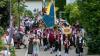 Blauer Himmel zum Höhepunkt: 82 Gruppen zogen am Sonntag zum Ausklang des Bezirkmusikfests 2019 durch Schrattenbach. Hier gibt's alle Fotos!