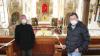 Pater Karl Barton (links) und der beauftragte Architekt Christian Eger sowie Kirchenpfleger Erich Einsiedler (nicht im Bild) freuen sich, dass die aufwendige Kirchensanierung in Ebersbach abgeschlossen ist.