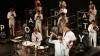 Der Start des Kemptener Jazzfrühlings ist geglückt. Die 19-köpfige Formation „Poly Radiation“ um Sänger Victor Sepulveda Rodriguez liefert vom Stadttheater aus einen energetischen Bigband-Sound für die Fans an den Bildschirmen. In Zeiten von Corona erfolgt die 36. Auflage der Jazzreihe als Live-Stream.
 