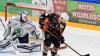 Der ESVK hat in der DEL2 sein Eishockey-Heimspiel gegen Tabellenführer Kassel Huskies mit 4:3 gewonnen. Die Fotos des Heimspiels in der Erdgas-Schwaben-Arena Kaufbeuren.