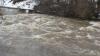 Vom befürchteten Hochwasser-Chaos ist am Samstag im Raum Marktoberdorf - trotz erhöhter Pegelstände der Wertach - wenig zu sehen. Unsere Fotografen stießen auf  Schmelzwasser auf Wiesen vor Ruderatshofen, Apfeltrang oder Ebenhofen, eine spürbar erhöhte Strömung am Wertachwehr in Thalhofen sowie auf Surfer an der Wertachbrücke vor Ebenhofen.