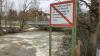 Vom befürchteten Hochwasser-Chaos ist am Samstag im Raum Marktoberdorf - trotz erhöhter Pegelstände der Wertach - wenig zu sehen. Unsere Fotografen stießen auf  Schmelzwasser auf Wiesen vor Ruderatshofen, Apfeltrang oder Ebenhofen, eine spürbar erhöhte Strömung am Wertachwehr in Thalhofen sowie auf Surfer an der Wertachbrücke vor Ebenhofen.