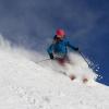 Je weicher und tiefer der Schnee, desto mehr machen sich breitere Ski bezahlt.