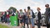 Im Sommer 2019 erschütterten verstörende Bilder aus Allgäuer Ställen viele Menschen. Es folgten Ermittlungen, Proteste, Konsequenzen. Ein Jahr nach dem Tierskandal kamen 200 Menschen im Juli 2020 zu einer Mahnwache nach Bad Grönenbach.