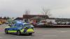 In einem Paket zerbricht eine Flasche Knoblauchöl - was einen gasähnlichen Geruch verursacht. Ein Großaufgebot von Feuerwehr und Polizei rückte am Donnerstagnachmittag an der Iglauer Straße in Marktoberdorf an. 