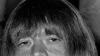 Im Februar 1942 wurde der britische Musiker Lewis Brian Hopkin Jones - bekannt als Brian Jones - geboren. Jones war als Leadgitarrist eines der Gründungsmitglieder der Rolling Stones. Der Musiker führte einen exzessiven Lebensstil. 1969 beschlossen die Rolling Stones, Jones aus der Band auszuschließen. Im selben Jahr wurde Jones tot in seinem Pool gefunden. Als Todesursache gilt Ertrinken - Gerüchte über einen Mord halten sich jedoch bis heute.