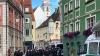 Die Polizei ist auch am Marktplatz mit einem größeren Aufgebot vertreten.