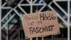 400 Menschen ziehen mit Plakaten und Fahnen durch die Stadt Memmingen und demonstrieren gegen einen Auftritt von AfD-Mann Björn Höcke in der Stadthalle.