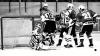 Über 16 Jahre mussten die Eishockey-Fans im Allgäu auf ein Oberliga-Derby zwischen Füssen und Memmingen warten. Unser Foto zeigt eine Szene aus der Aufstiegsrunde zur zweiten Bundesliga im Jahr 1992 mit Richard Schnetz (Mitte).