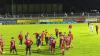 MM Fußball Regionalliga Bayern FC Memmingen - TSV 1860 Rosenheim 4:0 (1:0) Memmingen rote Trikots und Rosenheim hellblaue Trikots Auf dem Foto  das Spiel ist aus 4:0 für die Memminger die nun total aus sich heraus gingen