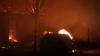 Brand nahe Kaufbeuren: Ein ehemaliges landwirtschaftliches Anwesen im Ortskern von Leinau (Ostallgäu) stand in der Nacht zum Mittwoch in Flammen.