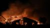 Brand nahe Kaufbeuren: Ein ehemaliges landwirtschaftliches Anwesen im Ortskern von Leinau (Ostallgäu) stand in der Nacht zum Mittwoch in Flammen.