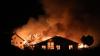 Brand nahe Kaufbeuren: Ein ehemaliges landwirtschaftliches Anwesen im Ortskern von Leinau (Ostallgäu) stand in der Nacht zum Mittwoch in Flammen.