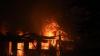 Brand nahe Kaufbeuren: Ein ehemaliges landwirtschaftliches Anwesen im Ortskern von Leinau (Ostallgäu) stand in der Nacht zum Mittwoch in Flammen.