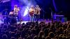 Sie spielen auf den größten Festivals in Deutschland, Österreich, Schweiz, Italien in alle ihren Sparten (Headliner bei Woodstock der Blasmusik, Flumserberg, Headliner Brasswiesn,). Und sie sind gleichzeitig die bodenständigen, hilfsbereiten Jungs von nebenan. Beliebt von Jung bis Alt spielen sie mit ihrer ungewöhnlich volksmusikanmutenden Instrumentierung einen unvergleichlichen Popsound den sie in den letzten Jahren im Studio und auf hunderten Livebühnen entwickelt haben.
