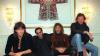 Seine Band "Bon Jovi" besteht aus (von links) Gitarrist Richie Sambora, Schlagzeuger Tico Torres, Keyboarder David Bryan und natürlich Sänger Jon Bon Jovi. Das Foto stammt aus dem Jahr 1996. Sambora wurde 2013 durch Phil Xenidis ersetzt. Außerdem spielt heute noch Bassist Hugh McDonald bei Bon Jovi mit.