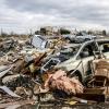 Tornados haben eine Schneise der Verwüstung durch mehrere Bundesstaaten in den USA geschlagen und Dutzende Menschen das Leben gekostet. Die Bilder von dort erinnern an ein Kriegsgebiet.
