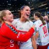 Nationalspielerin Xenia Smits (r.) stand im Juni mit Bietigheim im Champions-League-Finale.