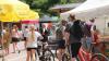 Burger, Gebäck, Spiralkartoffeln - Besucher auf dem Streetfoodfestvial lassen es sich schmecken.