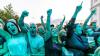 4000 Fans feiern beim Open Air auf dem Hildegardplatz: Wo sonst der Wochenmarkt stattfindet, rockte die irisch-amerikanische Folk-Punk-Band Dropkick Murphys die Kemptener Innenstadt.