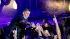 4000 Fans feiern beim Open Air auf dem Hildegardplatz: Wo sonst der Wochenmarkt stattfindet, rockte die irisch-amerikanische Folk-Punk-Band Dropkick Murphys die Kemptener Innenstadt.