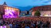 4000 Fans feiern beim Open Air auf dem Hildegardplatz: Wo sonst der Wochenmarkt stattfindet, rockte die irisch-amerikanische Folk-Punk-Band Dropkick Murphys die Kemptener Innenstadt.