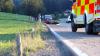 Ein Motorradfahrer hat bei Westerhofen ein Auto überholen wollen. Dabei kam er von der Straße ab und stürzte.